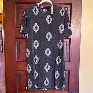 Ariat Charcoal and Light Gray Geometric Tee